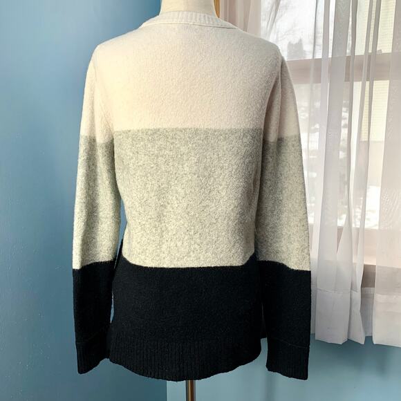 J. Crew Factory Color Block Crewneck Sweater in Extra-Soft Yarn Size Small - Picture 4 of 7